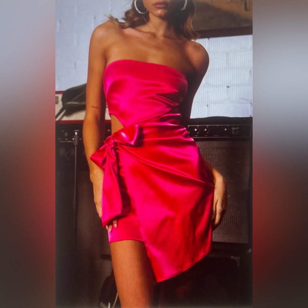 Selfie Leslie Eyes For You Waist Tie Mini Dress in Fuchsia